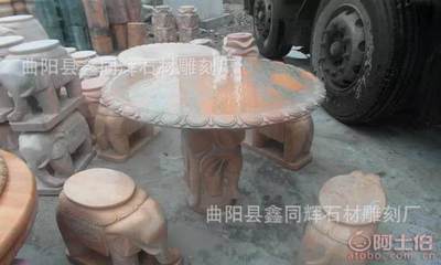 曲阳鑫同辉厂家直销天然大理石石桌石凳，庭院石材桌凳现货供应